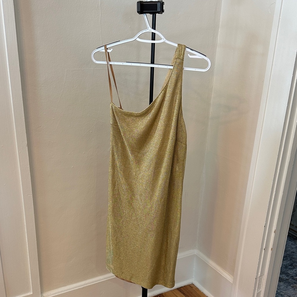 Elegant Gold One-Shoulder Dress